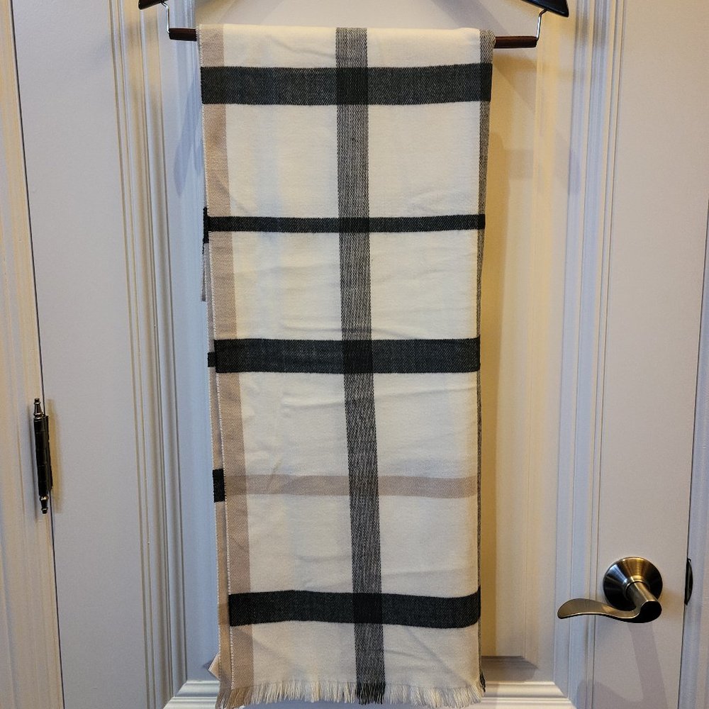 Gap Scarf